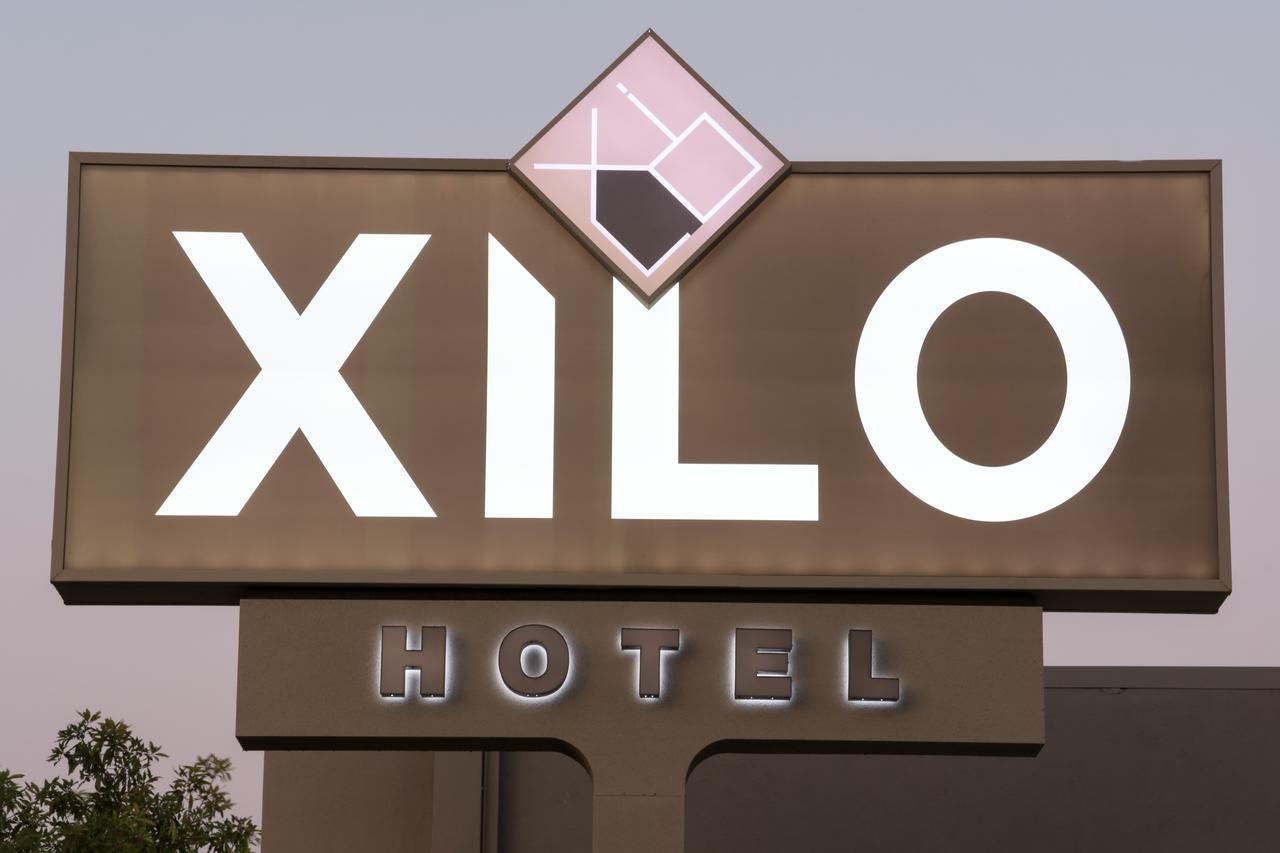 Hotel Xilo Глендейл Экстерьер фото